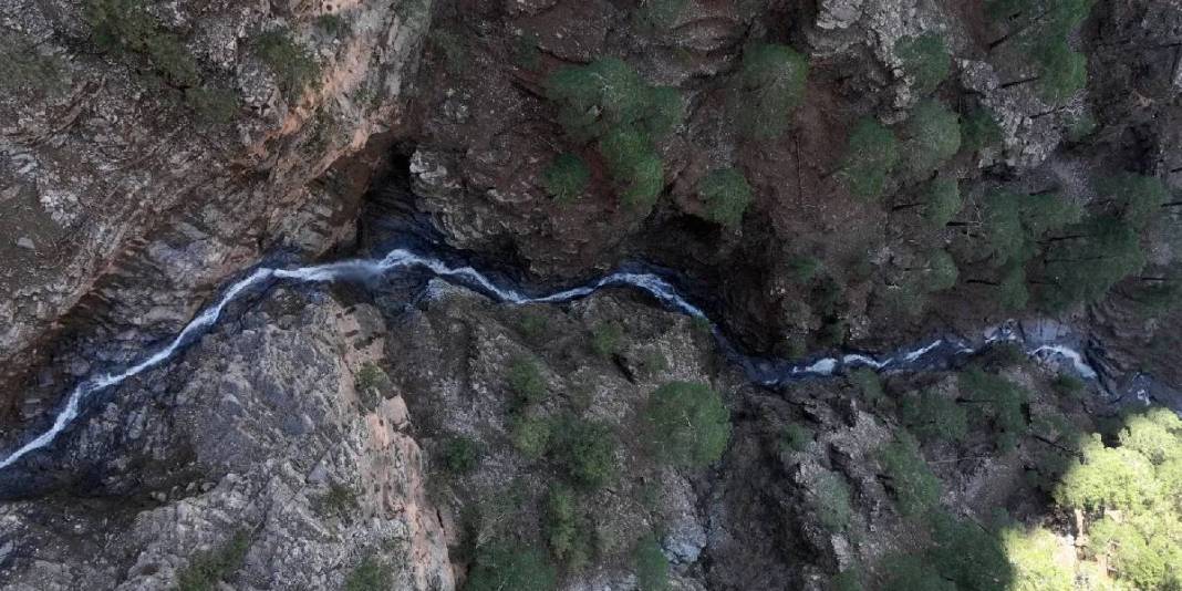 150 metre yüksekliğe sahip: Yılın sadece 1 ayı akmasıyla ünlü 6